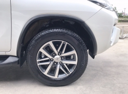 รถมือสอง TOYOTA FORTUNER ปี 2017 สีขาว
