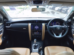 รถมือสอง TOYOTA FORTUNER ปี 2017 สีขาว