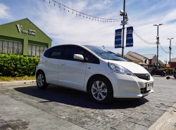 รถมือสอง HONDA JAZZ ปี 2013 สีขาว