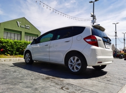 รถมือสอง HONDA JAZZ ปี 2013 สีขาว