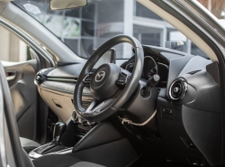 รถมือสอง MAZDA 2 ปี 2020 สีเทา