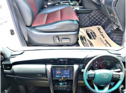 รถมือสอง TOYOTA FORTUNER ปี 2017 สีขาว