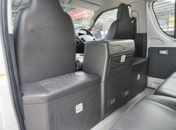 รถมือสอง TOYOTA HIACE ปี 2016 สีบรอนซ์