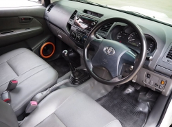 รถมือสอง TOYOTA HILUX VIGO ปี 2013 สีขาว