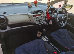 รถมือสอง HONDA JAZZ ปี 2013 สีขาว