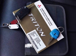 รถมือสอง MITSUBISHI TRITON ปี 2015 สีเทา
