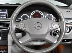 MERCEDES-BENZ E-CLASS E200 CGI ปี 2010