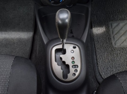 รถมือสอง TOYOTA YARIS ปี 2010 สีขาว