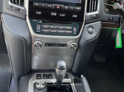 รถมือสอง TOYOTA LAND CRUISER ปี 2019 สีขาว