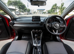 รถมือสอง MAZDA 2 ปี 2020 สีแดง