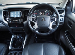 รถมือสอง MITSUBISHI TRITON ปี 2016 สีขาว