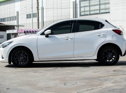 รถมือสอง MAZDA 2 ปี 2017 สีขาว