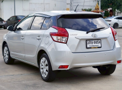 รถมือสอง TOYOTA YARIS ปี 2015 สีบรอนซ์