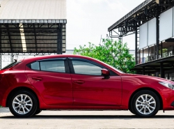 รถมือสอง MAZDA 3 ปี 2015 สีแดง