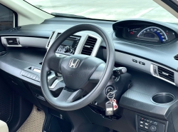 รถมือสอง HONDA FREED ปี 2013 สีขาว