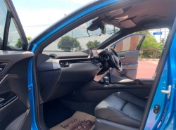 รถมือสอง TOYOTA CHR ปี 2018 สีน้ำเงิน
