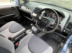 รถมือสอง HONDA JAZZ ปี 2004 สีฟ้า