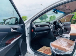 รถมือสอง TOYOTA CAMRY ปี 2017 สีเทา