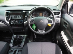 รถมือสอง MITSUBISHI TRITON ปี 2017 สีเทา