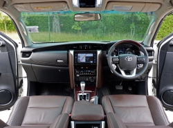 รถมือสอง TOYOTA FORTUNER ปี 2017 สีขาว