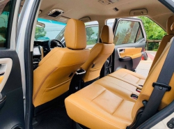 รถมือสอง TOYOTA FORTUNER ปี 2018 สีเทา