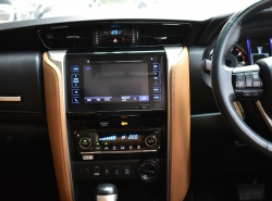 รถมือสอง TOYOTA FORTUNER ปี 2016 สีขาว