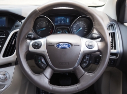 รถมือสอง FORD FOCUS ปี 2012 สีเทา