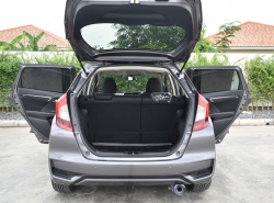 รถมือสอง HONDA JAZZ ปี 2018 สีเทา