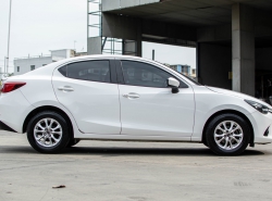 รถมือสอง MAZDA 2 ปี 2015 สีขาว