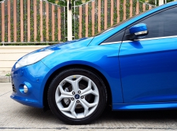 รถมือสอง FORD FOCUS ปี 2012 สีน้ำเงิน
