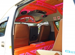 รถมือสอง TOYOTA HIACE ปี 2011 สีขาว