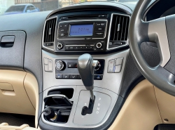 รถมือสอง HYUNDAI H-1 ปี 2017 สีขาว