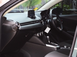 รถมือสอง MAZDA 2 ปี 2018 สีเทา