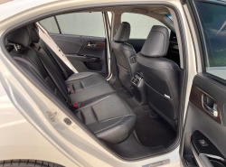 รถมือสอง HONDA ACCORD ปี 2016 สีขาว