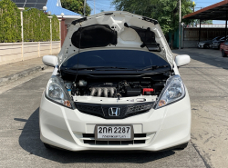 รถมือสอง HONDA JAZZ ปี 2013 สีขาว