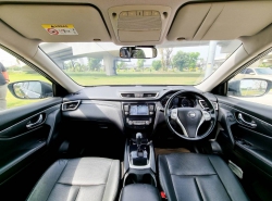 รถมือสอง NISSAN X-TRAIL ปี 2015 สีดำ