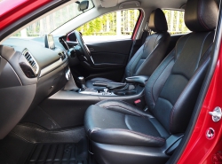 รถมือสอง MAZDA 3 ปี 2016 สีแดง