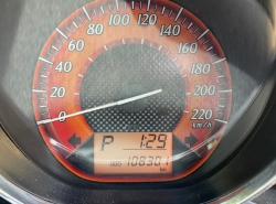 รถมือสอง TOYOTA YARIS ปี 2015 สีแดง