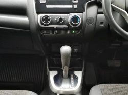 รถมือสอง HONDA JAZZ ปี 2017 สีขาว