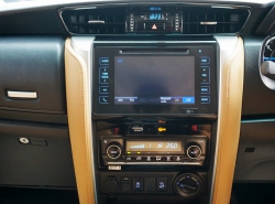 รถมือสอง TOYOTA FORTUNER ปี 2016 สีขาว