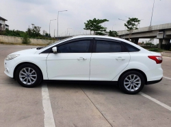 รถมือสอง FORD FOCUS ปี 2015 สีขาว