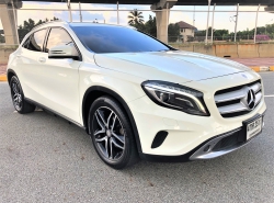 MERCEDES-BENZ GLA-CLASS GLA200 ปี 2015