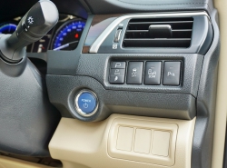 รถมือสอง TOYOTA CAMRY ปี 2015 สีขาว