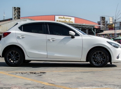 รถมือสอง MAZDA 2 ปี 2017 สีขาว