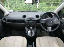 รถมือสอง MAZDA 2 ปี 2013 สีขาว