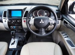 รถมือสอง MITSUBISHI PAJERO SPORT ปี 2011 สีดำ