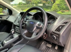 รถมือสอง FORD FOCUS ปี 2013 สีน้ำเงิน