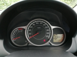 รถมือสอง MAZDA 2 ปี 2013 สีขาว