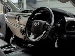 รถมือสอง TOYOTA HILUX REVO ปี 2018 สีดำ