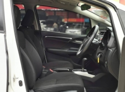 รถมือสอง HONDA JAZZ ปี 2017 สีขาว